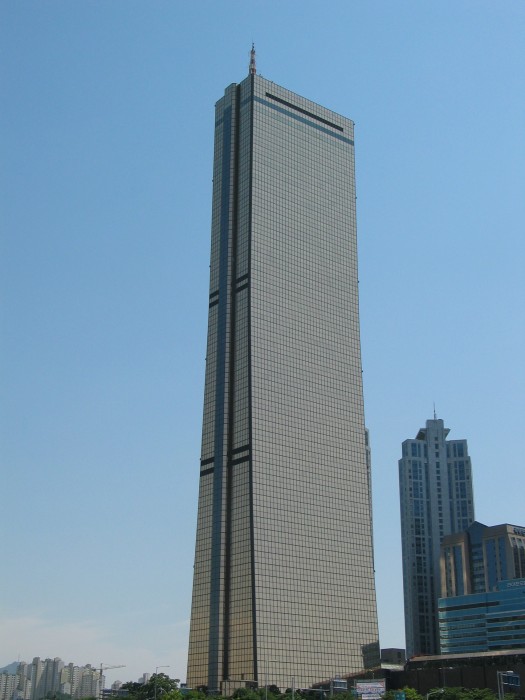 Yeouido's KLI 63 building