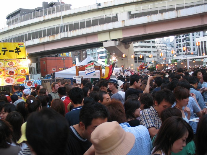 A crowd in Azabu Juban