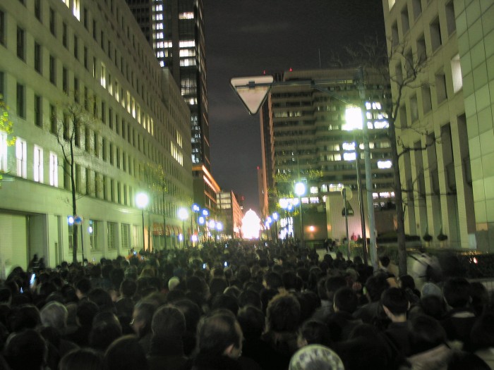 Tokyo Millenario: a large crowd waiting
