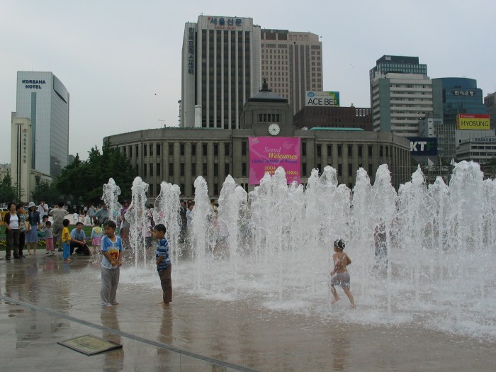 Fountain in front of the City Hall